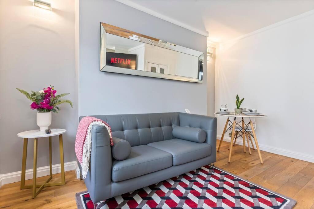 1 Bedroom Flat Near Oxford Street - Long